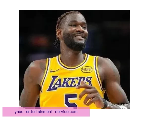 詹东里组合战热火状态成疑 湖人凌晨4点才抵达迈阿密酒店 詹东里组合战热火状态成疑 湖人凌晨4点才抵达迈阿密酒店